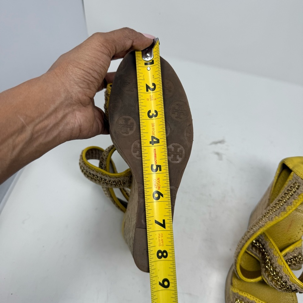 Tory Burch Lucian YellowLeather Gold Chain Strappy Cork Wedge Sandals Women’s 8M - Picture 11 of 12